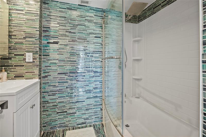 Image 12 of 20 For 1967 Ocean Blvd  103