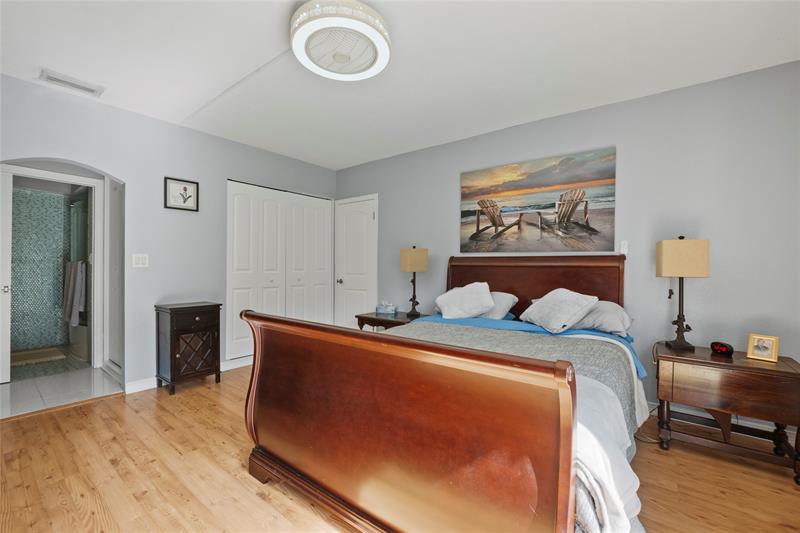 Image 14 of 20 For 1967 Ocean Blvd  103