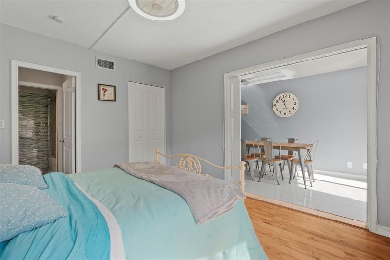 Image 17 of 20 For 1967 Ocean Blvd  103