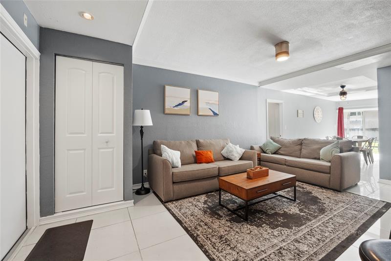 Image 4 of 20 For 1967 Ocean Blvd  103