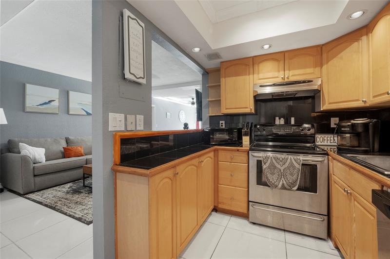 Image 9 of 20 For 1967 Ocean Blvd  103