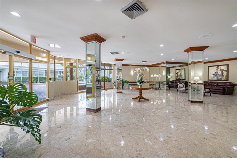 Image 11 of 28 For 100 Golden Isles Dr  911