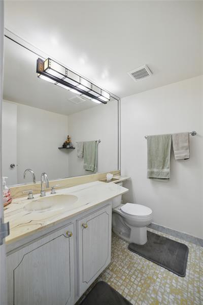 Image 22 of 28 For 100 Golden Isles Dr  911