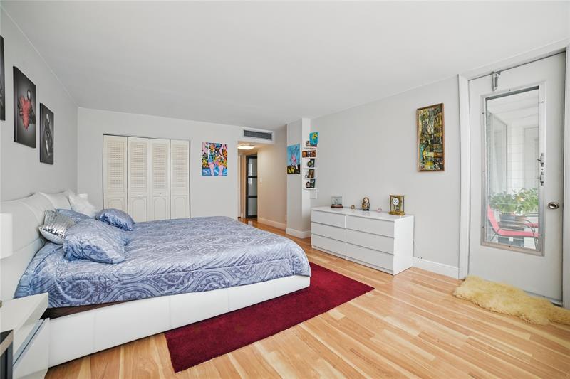 Image 23 of 28 For 100 Golden Isles Dr  911