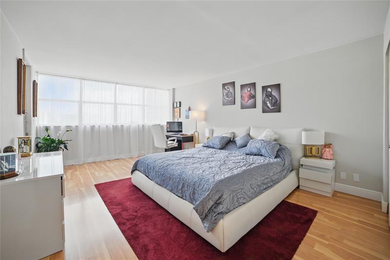 Image 26 of 28 For 100 Golden Isles Dr  911