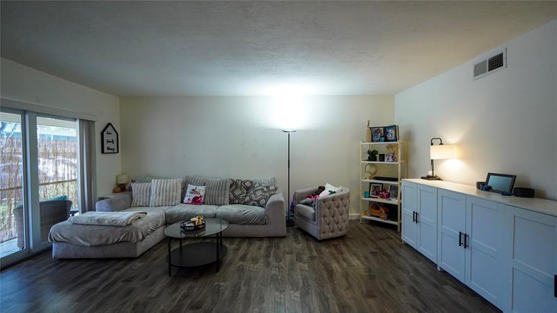 Image 13 of 22 For 5377 40th Ave  105