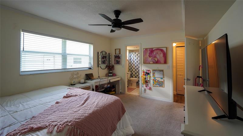 Image 18 of 22 For 5377 40th Ave  105