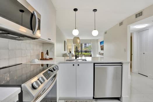 Image 4 of 42 For 2228 Cypress Bend Dr  210