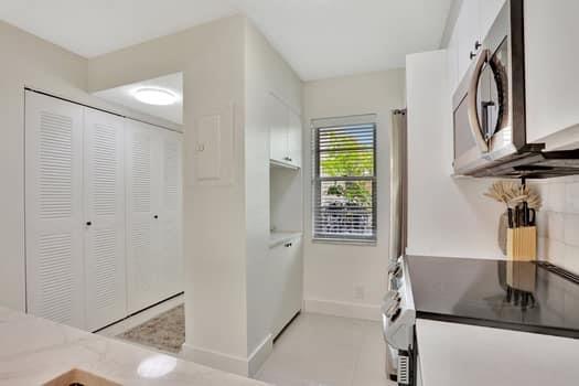 Image 7 of 42 For 2228 Cypress Bend Dr  210