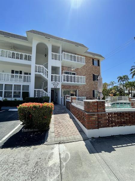 Image 3 of 16 For 424 Riverside Dr  102