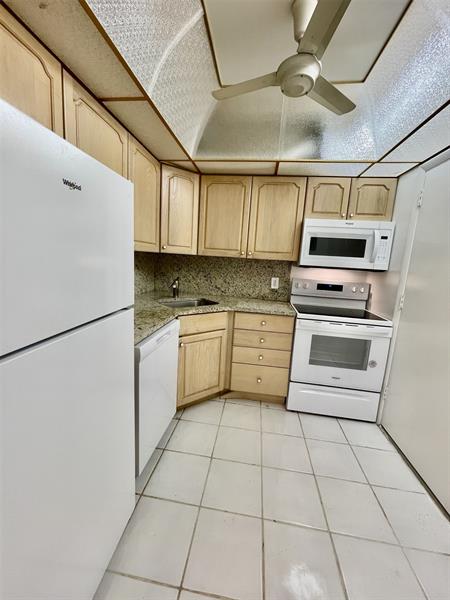 Image 5 of 16 For 424 Riverside Dr  102