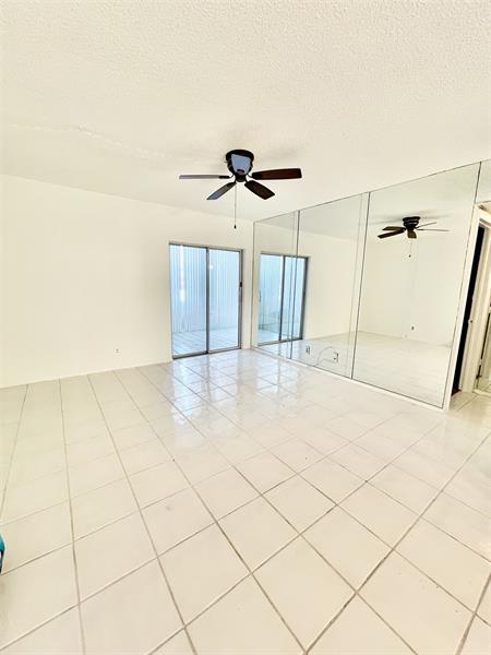 Image 7 of 16 For 424 Riverside Dr  102