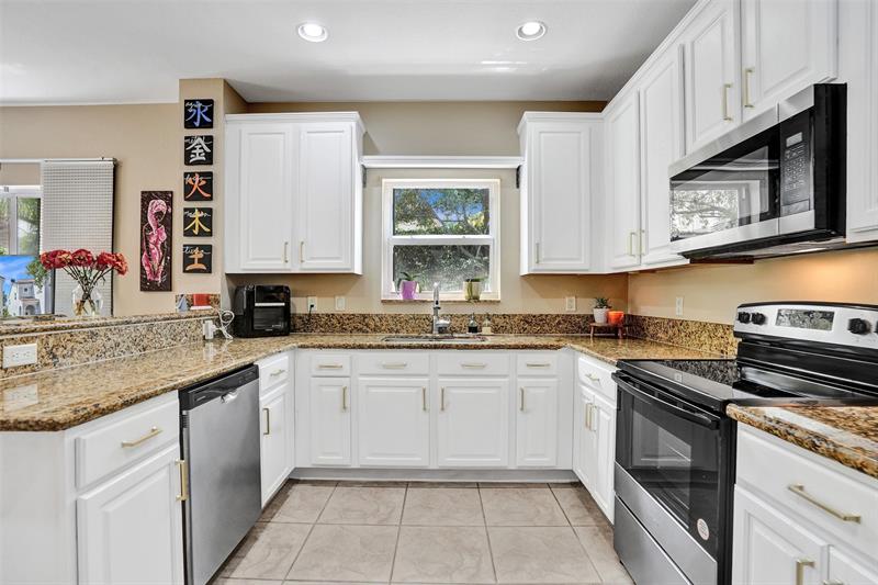 Image 12 of 38 For 12652 6th Ct