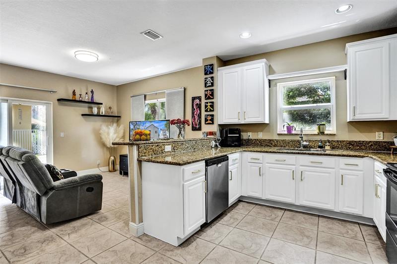 Image 15 of 38 For 12652 6th Ct
