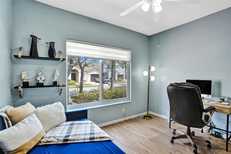 Image 17 of 38 For 12652 6th Ct