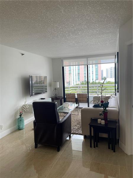 Image 4 of 22 For 3300 192 St  1015