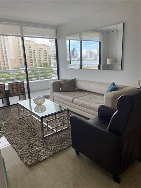 Image 9 of 22 For 3300 192 St  1015