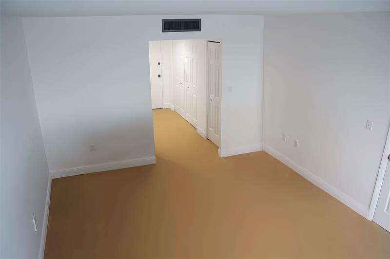 Image 13 of 20 For 11111 Biscayne Blvd  1901
