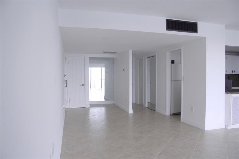 Image 3 of 20 For 11111 Biscayne Blvd  1901