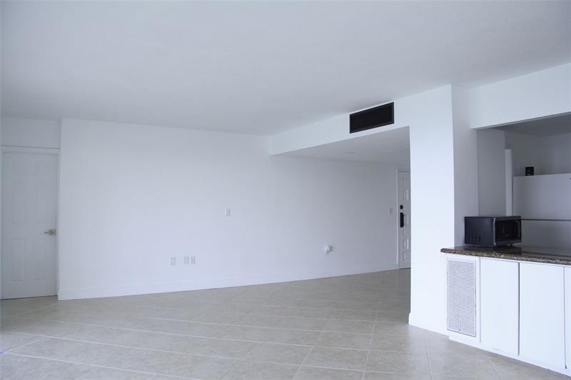 Image 4 of 20 For 11111 Biscayne Blvd  1901