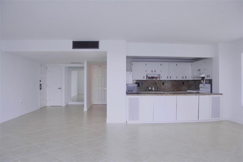 Image 5 of 20 For 11111 Biscayne Blvd  1901