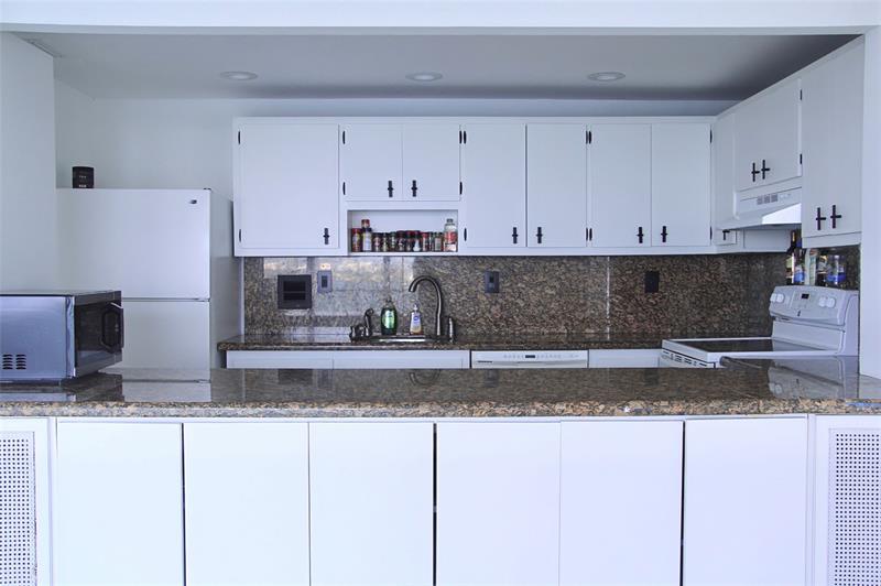 Image 6 of 20 For 11111 Biscayne Blvd  1901