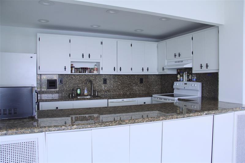 Image 7 of 20 For 11111 Biscayne Blvd  1901
