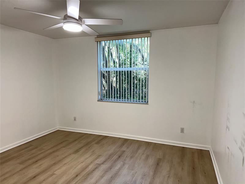 Image 9 of 10 For 529 Sheridan St  108