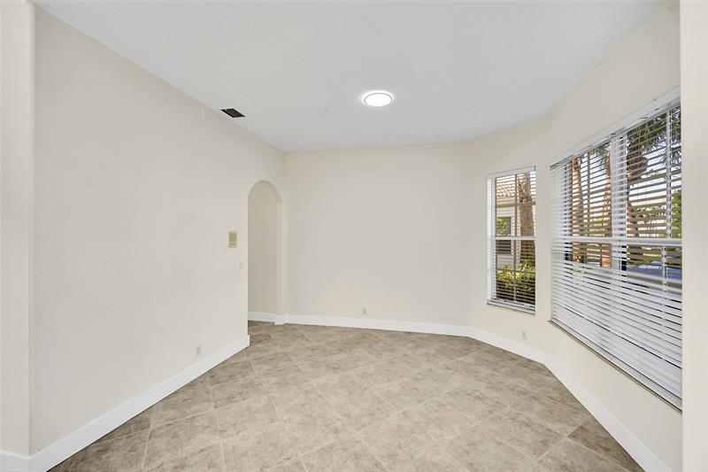 Image 11 of 57 For 1221 Bay View Way