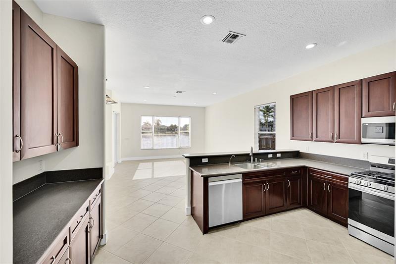 Image 14 of 57 For 1221 Bay View Way