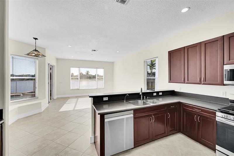 Image 17 of 57 For 1221 Bay View Way