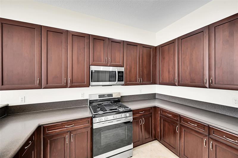 Image 18 of 57 For 1221 Bay View Way