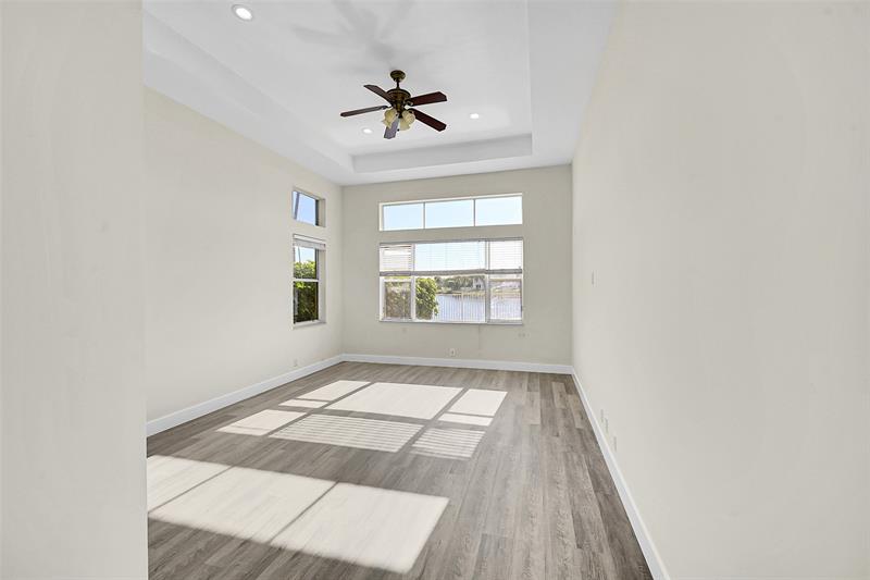 Image 27 of 57 For 1221 Bay View Way