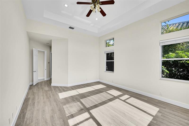 Image 30 of 57 For 1221 Bay View Way