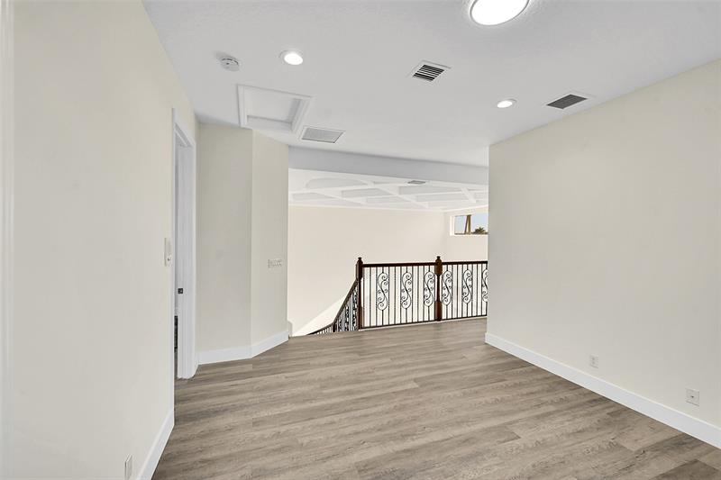 Image 34 of 57 For 1221 Bay View Way