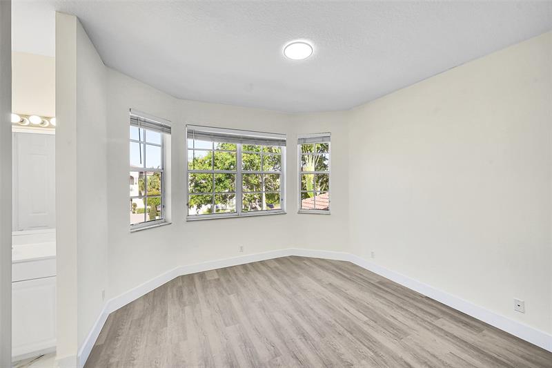 Image 37 of 57 For 1221 Bay View Way