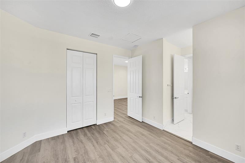 Image 38 of 57 For 1221 Bay View Way