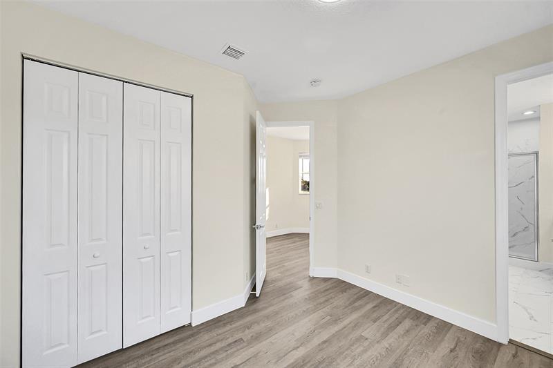 Image 42 of 57 For 1221 Bay View Way