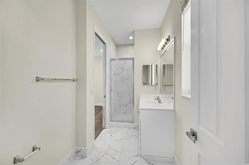 Image 43 of 57 For 1221 Bay View Way