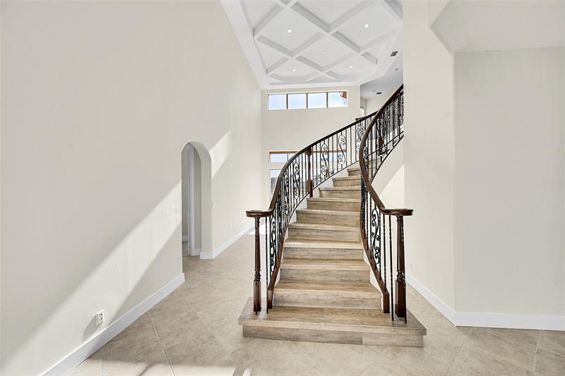 Image 9 of 57 For 1221 Bay View Way