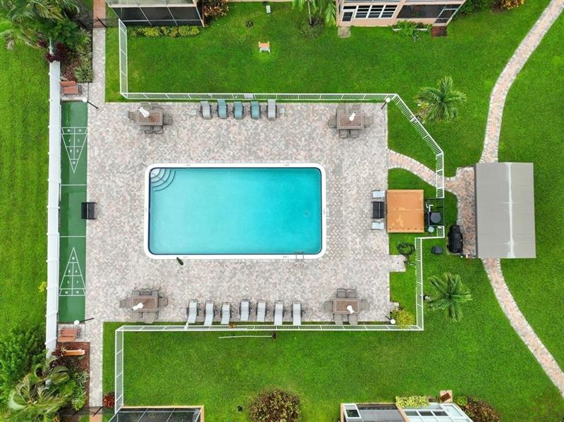 Image 22 of 31 For 3050 Sunrise Lakes Dr  307