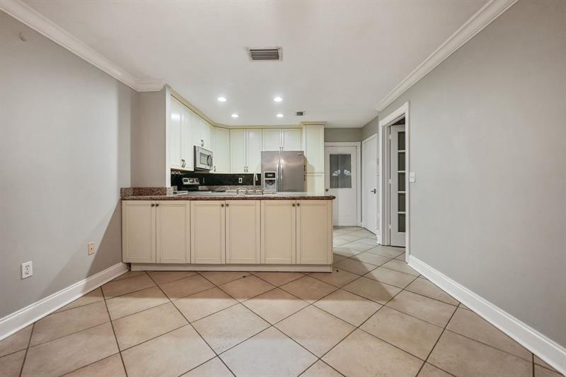 Image 9 of 24 For 11734 1st Ct