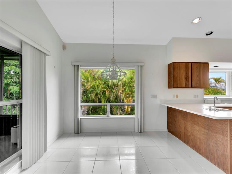 Image 17 of 36 For 1700 Coconut Dr