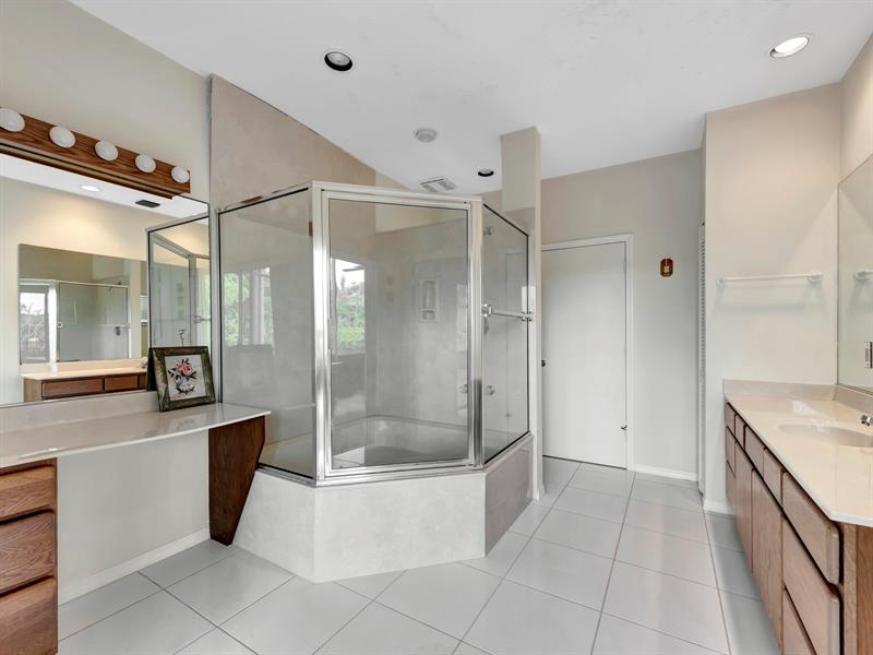 Image 28 of 36 For 1700 Coconut Dr