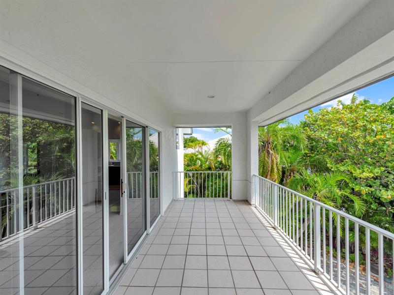 Image 33 of 36 For 1700 Coconut Dr