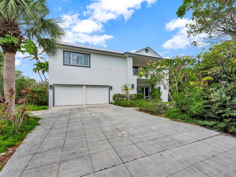 Image 6 of 36 For 1700 Coconut Dr