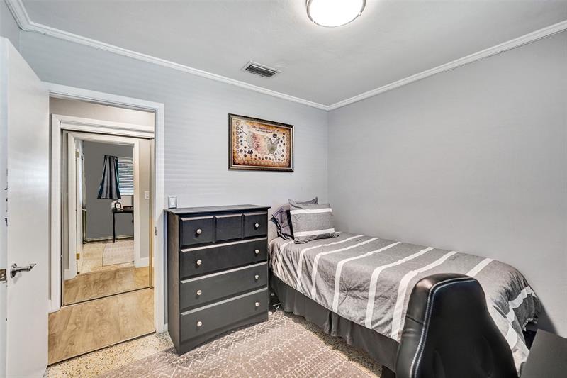 Image 17 of 25 For 2050 53rd St