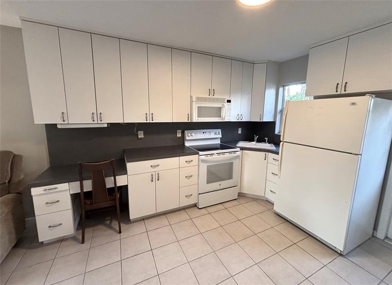 Image 24 of 25 For 2050 53rd St