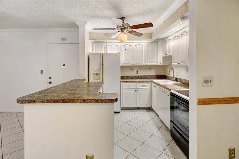 Image 10 of 19 For 9926 Belfort Cir  106