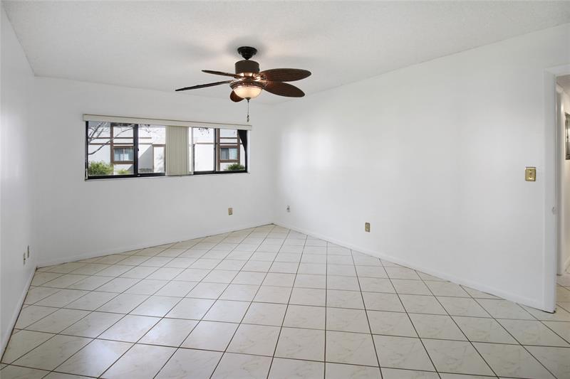 Image 14 of 19 For 9926 Belfort Cir  106